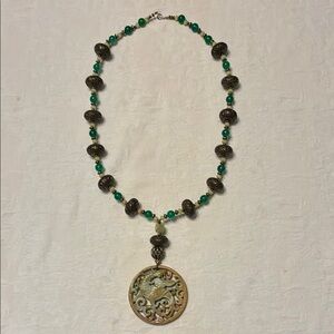 Elegant Green and Gold Necklace